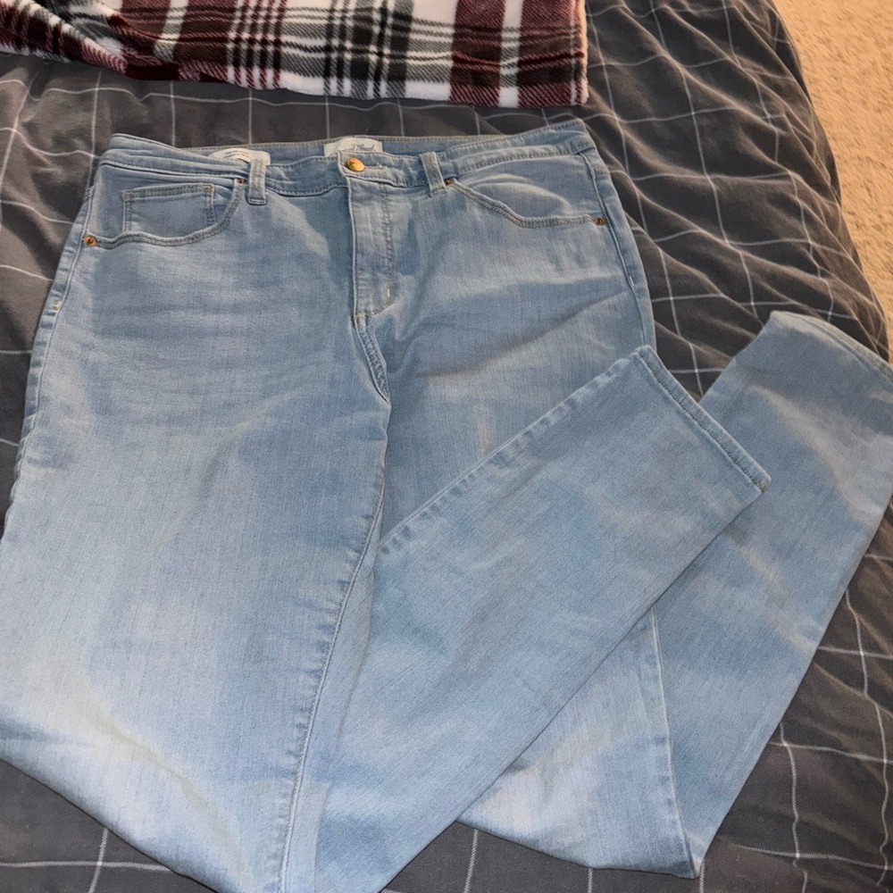 Universal Thread Women's Light Blue Skinny Jeans